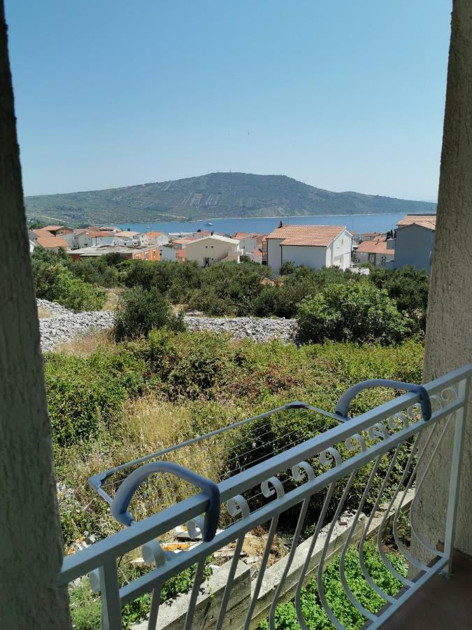 Apartmani Dekovic Primošten Kamer foto